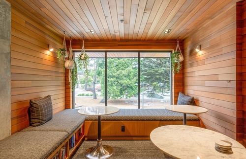 Yesler Terrace Apartamento | Luxe First Hill 1BR w/ Gym, BBQ & Lounge, nr soccer field, by Blueground