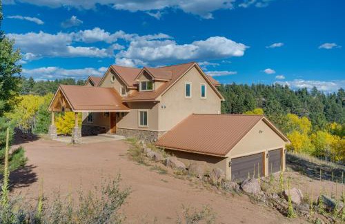 Florissant Casa | Luxe Florissant Home with Pikes Peak Views!