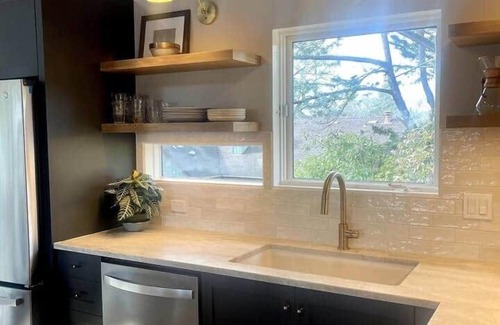 Sebastopol Casa | Luxe Guest Home *Walk to Downtown Sebastopol