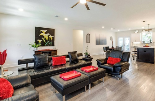 Gulf Breeze Casa | Luxe Gulf Breeze Vacation Rental: Furnished Patio!