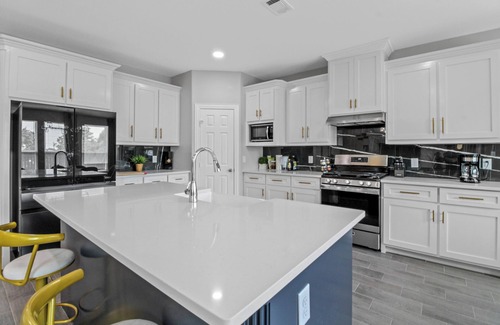 Garland Casa | Luxe-haven: Brand New Luxury Designer Home in Garland Texas