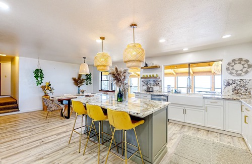 Auberry Casa | Luxe home with private indoor pool, sauna & expansive views