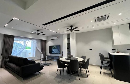 Larut Casa | Luxe J Homestay