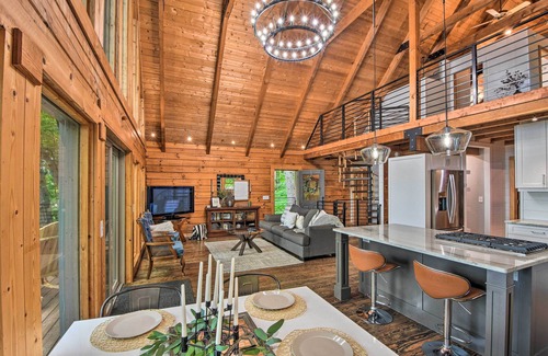 Jasper Cabina | Luxe Jasper Cabin w/ Deck + Blue Ridge Mtn Views!
