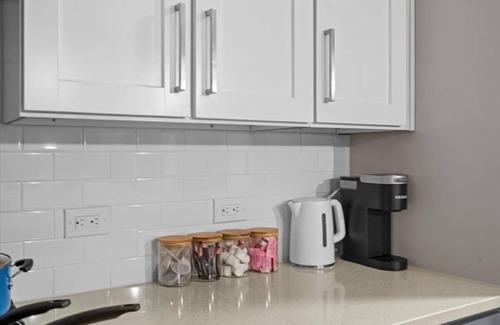 Charlotte Apartamento | Luxe King 2BR Suite in Waverly Charlotte!