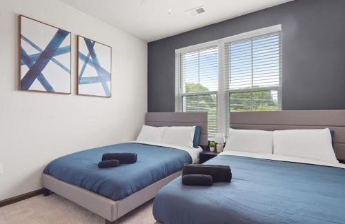 North Raleigh Apartamento | Luxe King 3 Bedroom Suite North Raleigh