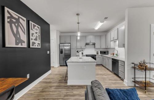 Hayes Apartamento | Luxe King 3BR Suite Mins to Downtown Durham