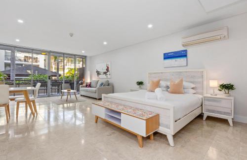 Casuarina Apartamento | Luxe King Studio Apartment in Santai Resort