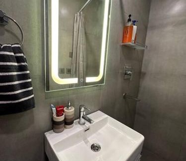 Noida Apartamento | Luxe Lagoon studio