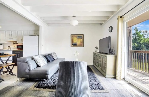 Grandview Casa | Luxe Lakefront Getaway in Heart of City! (CDC Safe)