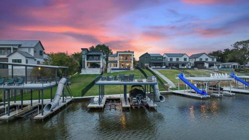 Kingsland Casa | Luxe Lakefront Haven New Listing Promos Available