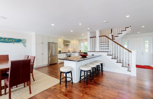 Yarmouth Port Casa | Luxe lakefront home on Follins Pond with private beach, amazing decks & yard
