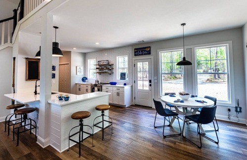 Lake Oconee Casa | Luxe Lakefront Home with Private Hot Tub, Dock, Kayaks & Firepit - Dogs OK