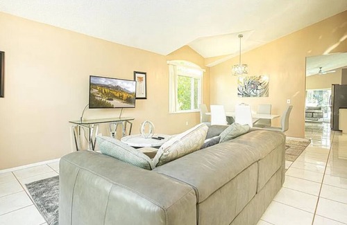 Lake Davenport Estates Casa | Luxe Lakeside Escape
