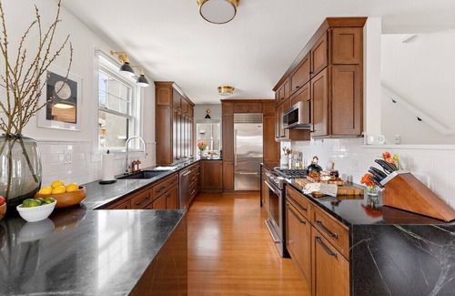 Southwest Minneapolis Casa | "Luxe Leisure" at Logan by Roxy Rentals