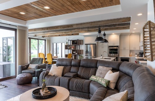 Shoreham Casa | Luxe Life on Lake Sallie 4 Bedroom