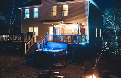 Jim Thorpe Casa | Luxe Lodge @ Poconos - Hiking, Rafting, Biking, Pool Table, Theater & Hot Tub