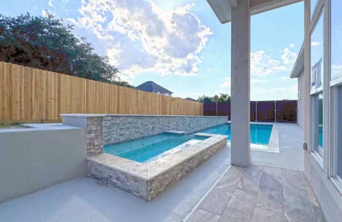 Calallen Casa | 298) Luxe Mansion w Yard, BBQ, Pool Table!