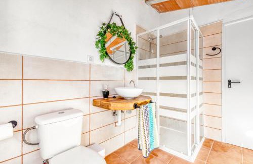 Vall d'Alba Apartamento | Luxe Mediterranean Masia BBQ Pool Chillout
