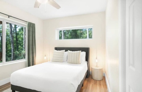 Old Fort Casa | Luxe Modern Cabin outside Asheville with Glamping