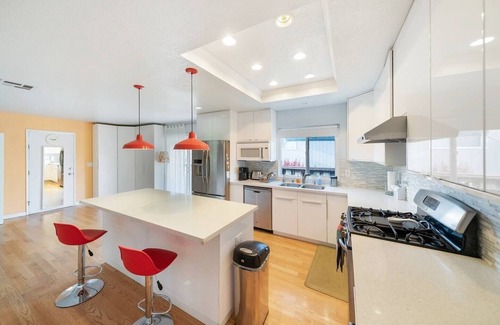 Dublin Casa | Luxe Modern Getaway in The East Bay!