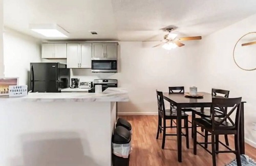 Redlands Apartamento | Luxe Modern Getaway in the Heart of Redlands! (CDC Safe)