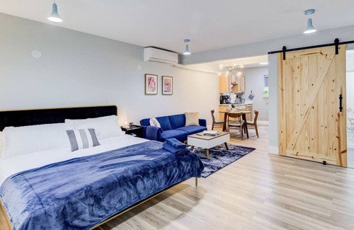 Downtown Memphis Apartamento | Luxe Modern loft w/King Bed, Free Parking & Wi-Fi
