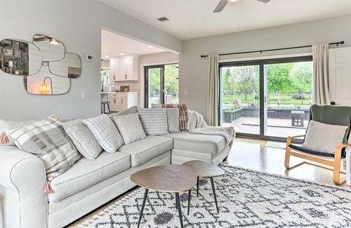 Montgomery Casa | Luxe Montgomery Home w/ Hot Tub Near Angry Orchard