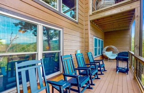 Wears Valley Casa | Luxe Mountain Hideaway