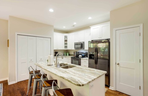 Ridgecrest Casa | Luxe Mountain Home Near Ridgecrest & Asheville!