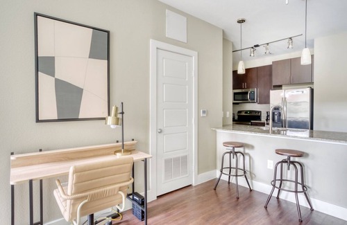 Mueller Apartamento | Luxe Mueller Studio w/ Pool, W/D & Gym, nr park, by Blueground