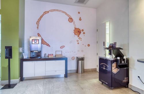Buzzard Point Apartamento | Luxe Navy Yard Jr 1BR w/ EV Charging & Gym, nr Sports, by Blueground