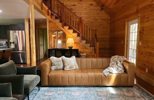 Jay Cabina | Luxe, New Build, Hot Tub, Treehouse, near Whiteface