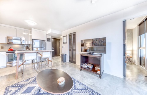 Uptown Condominio | Espacios compartidos espaciosos y ubicación increíble para explorar NW PDX! Ideal para parejas!