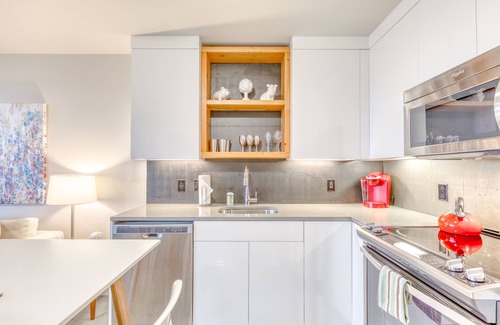 Uptown Condominio | Espacios compartidos espaciosos y ubicación increíble para explorar NW PDX! Ideal para parejas!
