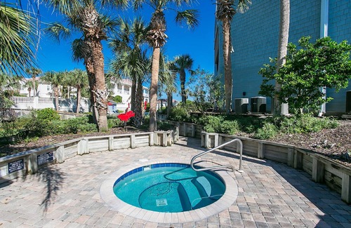 Butler Beach Condominio | Luxe Oceanfront Retreat: St. Aug Hibiscus D202