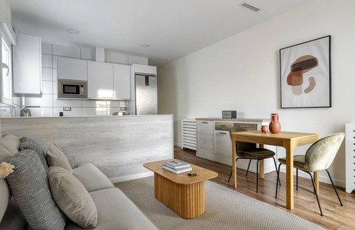 Pacifico Apartamento | Luxe Pacífico 2BR w/ Doorman, walk to Retiro Park, by Blueground