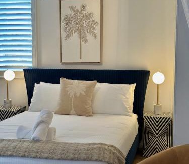 Edge Hill Apartamento | Luxe Palm Studio Villa - In the heart of Edge Hill