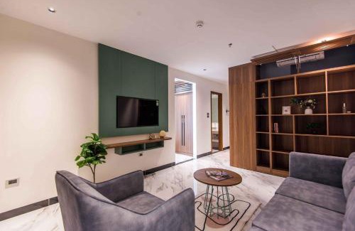 Dong Da Hotel | Luxe Paradise Suites Hotel Hoang Cau