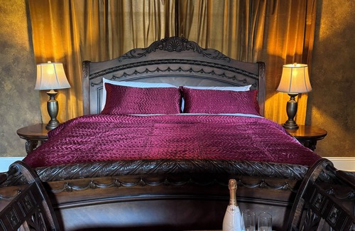 Lakeland Cama Y Desayuno | Luxe Penthouse Suite at Opal Oaks Micro Resort