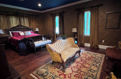 Lakeland Cama Y Desayuno | Luxe Penthouse Suite at Opal Oaks Micro Resort