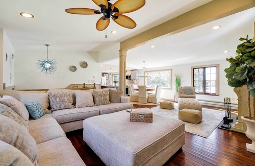 Pocono Summit Casa | Luxe Lake House w/ Private Beach in Pocono Summit