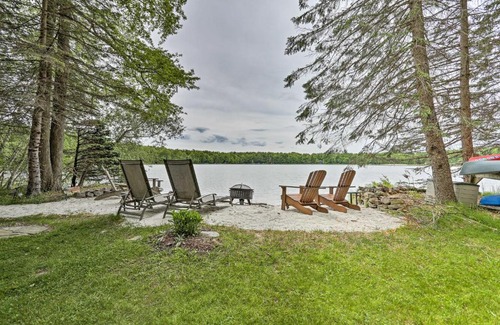 Pocono Pines Casa | Luxe Poconos Pines Home with Beach and Amenities!