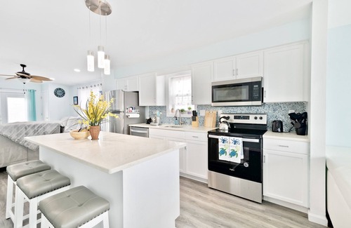 Hancocks Bridge Casa | Luxe Private Beachfront Retreat on Delaware River!