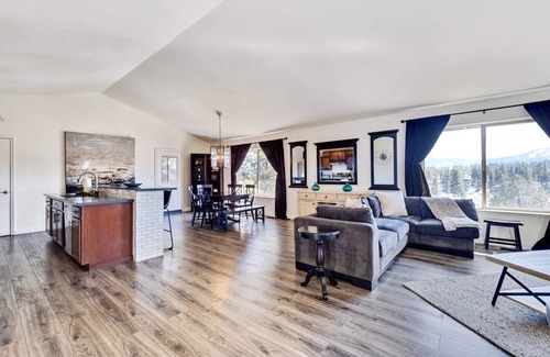 Olympic Heights Casa | Luxe Private Truckee Getaway 20 Mins To Lake Tahoe