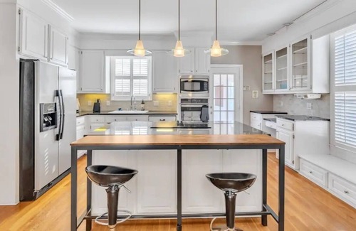 Killen Casa | Luxe Private Waterfront Getaway in Killen!