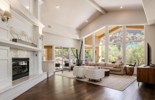 Paradise Valley Casa | LUXE - Red Rock - Pool & Spa - In Paradise Valley