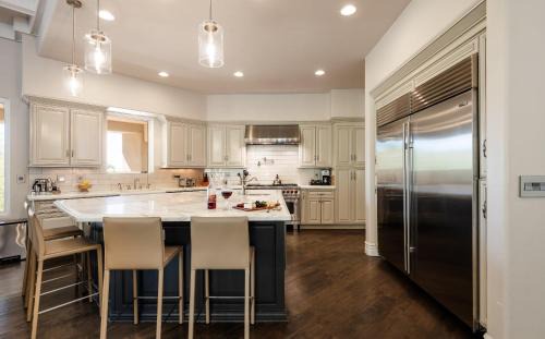 Paradise Valley Casa | LUXE - Red Rock - Pool & Spa - In Paradise Valley