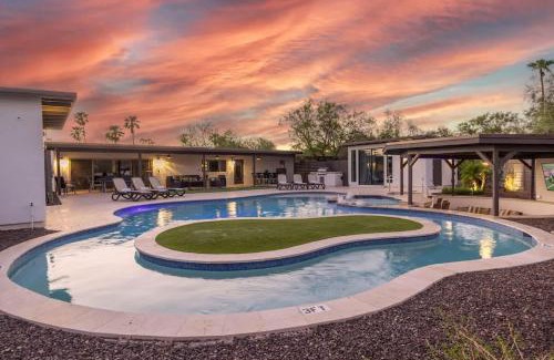 Paradise Valley Village Casa | Luxe Resort Retreat