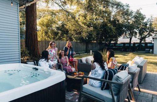 Lodi Casa | Luxe Retreat Designed For Group Getaways
